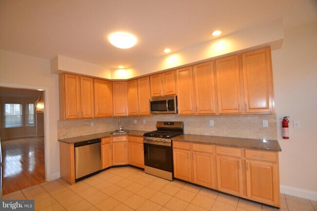 Foto del edificio - 105 Bolton Ct