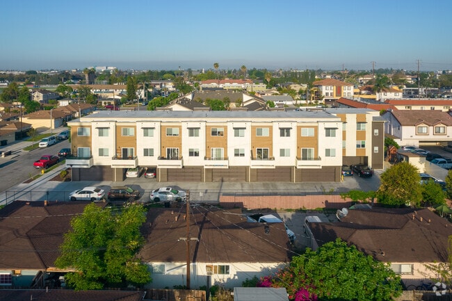Aerial Photo - 3801 Franklin Ave