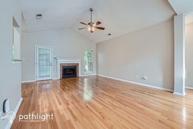 Foto del edificio - 3508 Mayspring Pl