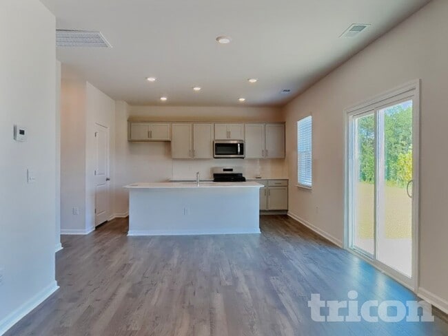 Foto del edificio - 120 Paper Birch Wy