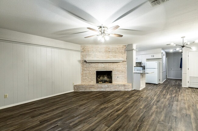 Foto del edificio - Sleek South Loop Duplex | Updated 2-bed with Garage