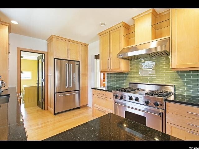 Foto del edificio - 1350 E Emerson Ave