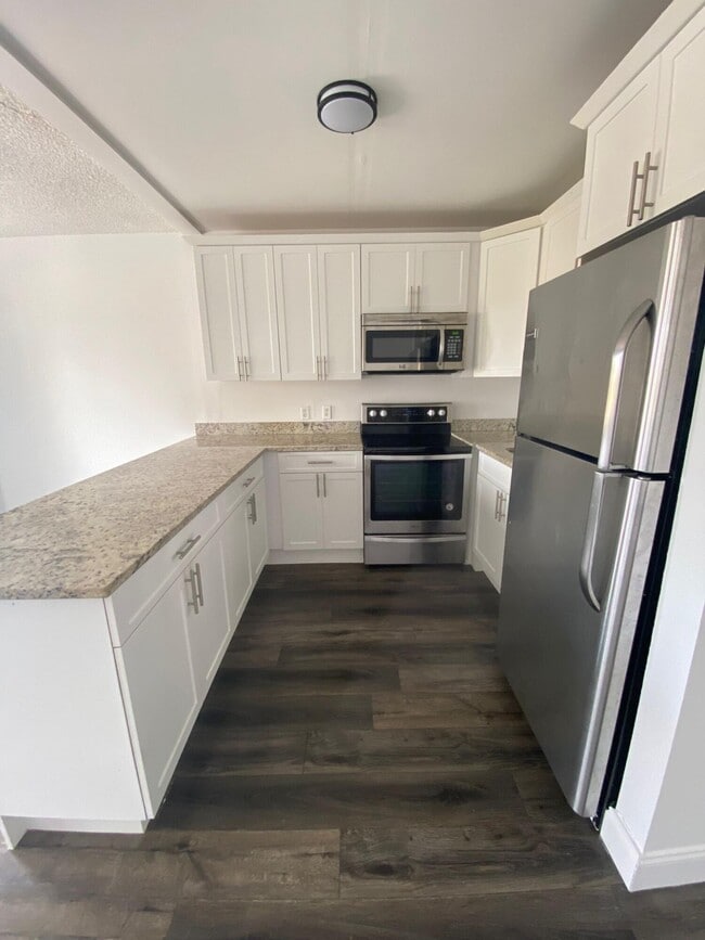 Building Photo - 6289 Lear Dr