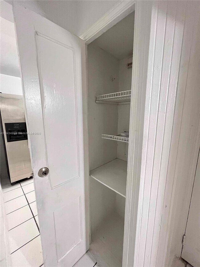 Foto del edificio - 3101 NW 28th St