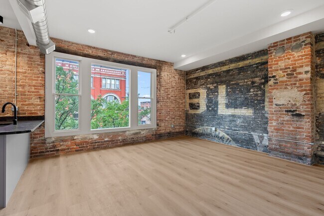 Foto del edificio - 266 E Michigan Ave