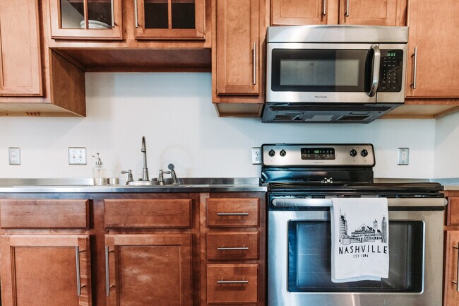 Foto del edificio - 902B Shelby Ave