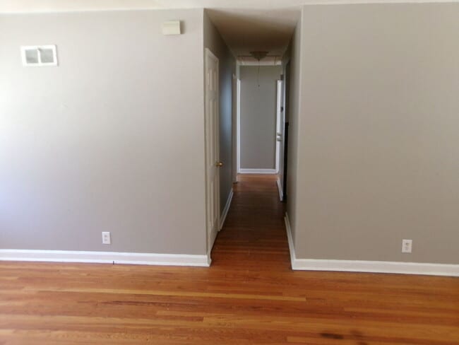 Building Photo - 1138 Bosworth Dr