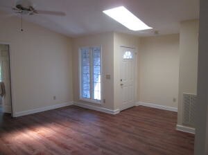 Foto del edificio - 119 Sandham Ct