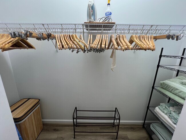 Armario privado en el dormitorio - 111 Havenwood Way