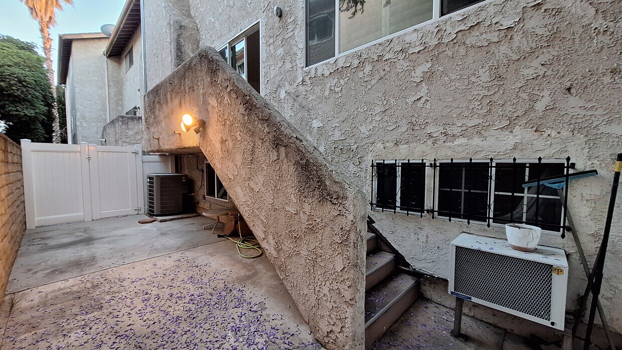 Foto del edificio - 15610 Moorpark St