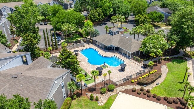 Building Photo - The Oasis at 1800