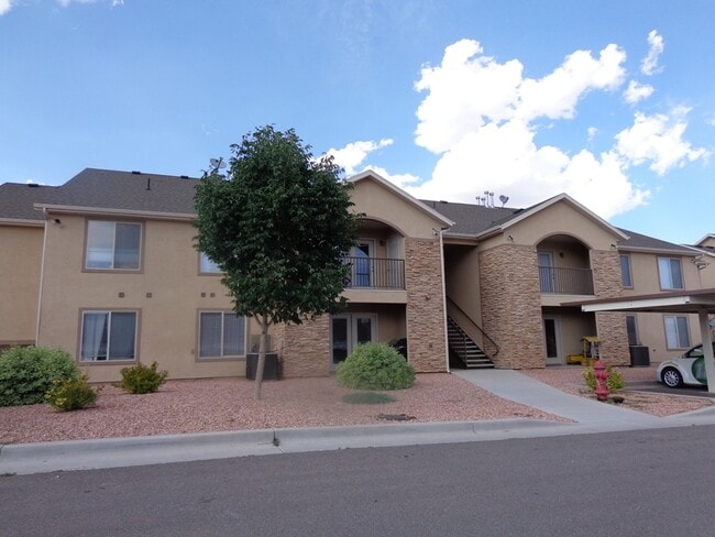 Foto del edificio - Beautiful Richfield Condominium