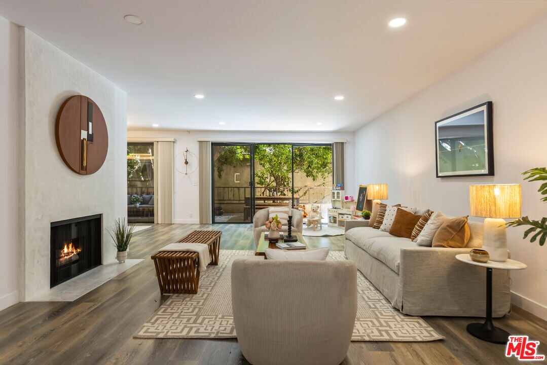 Foto principal - 1210 Kings Rd