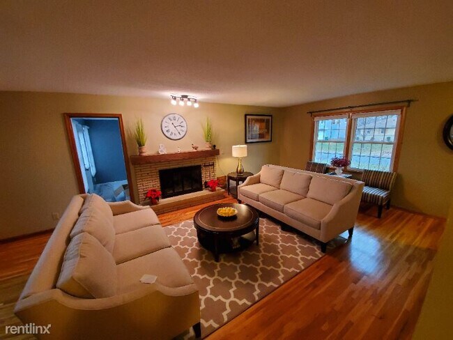 Foto del edificio - 1 br, 1.5 bath House - 7509 Major Ave N