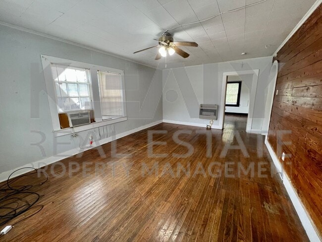 Building Photo - 324 General Mouton Ave