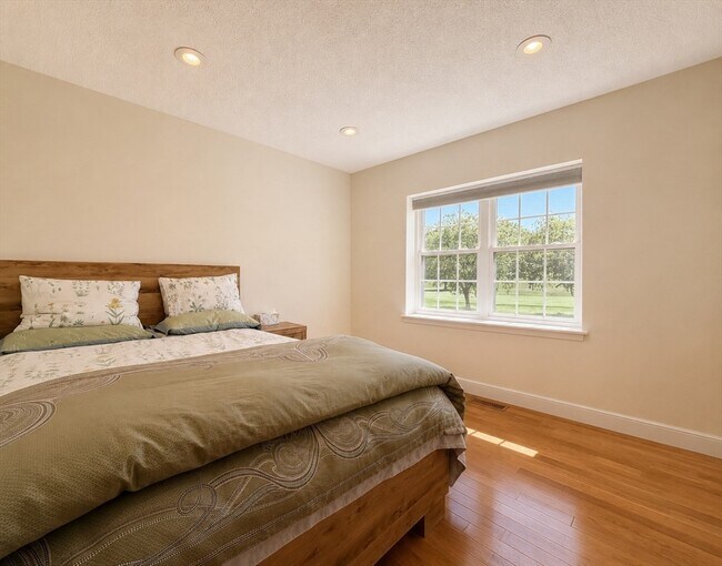 Foto del edificio - 30 Lake Shore Ct
