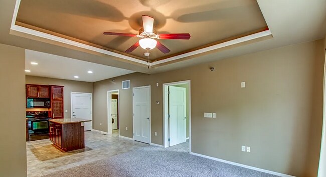 Foto del edificio - 7442 S Louise Ave