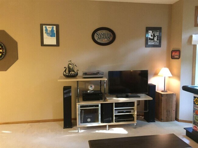 Foto del edificio - 2125 Luann Ln