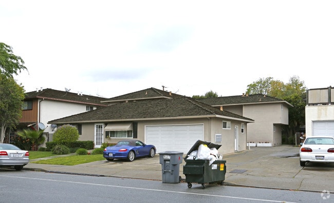 Building Photo - 833 Maryann Dr