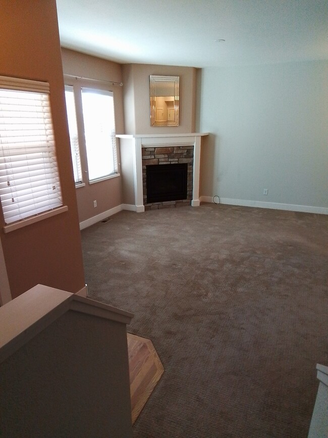 Great room/living room - 2550 Parkfront Dr