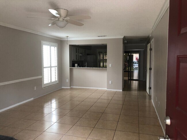 Foto del edificio - 1350 Casa Park Cir