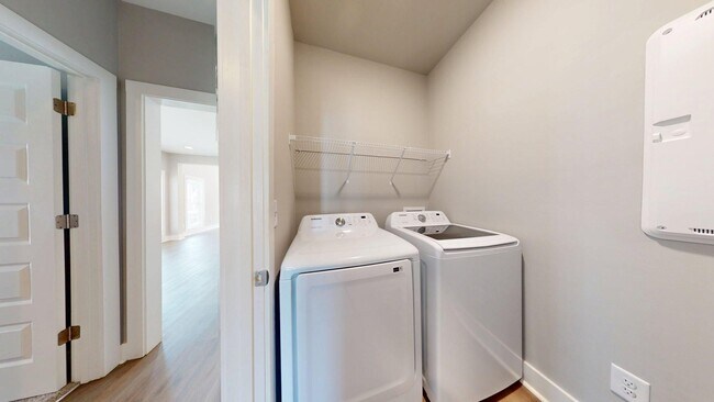 Foto del edificio - Modern 2BR/2BA Townhome in North Opelika