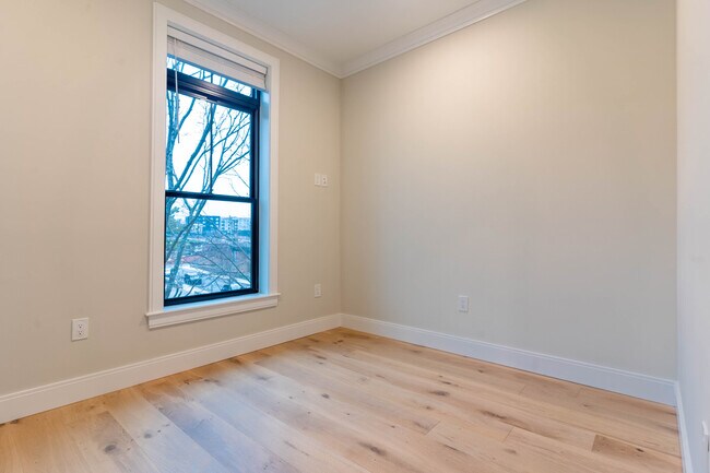 Photo - 157 Everett St Apartment