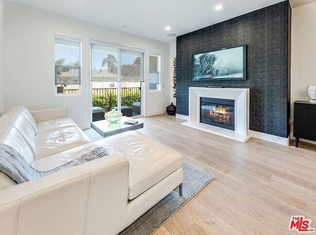 Foto del edificio - 4820 Bellflower Ave