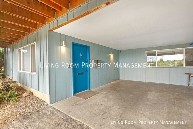 Building Photo - A Peaceful Retreat on Rocky Butte, with Ut...