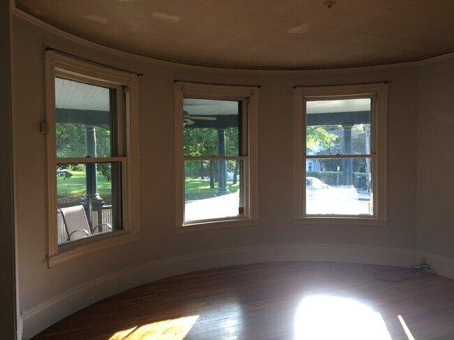 Foto del edificio - 413 Cherry St