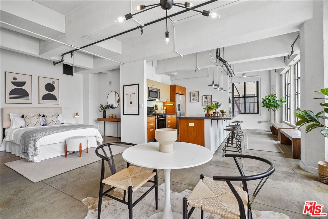 Foto principal - 746 S Los Angeles St