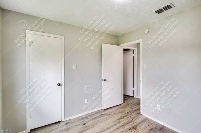 Building Photo - 3 br, 2 bath House - 15327 N Silver Green Dr