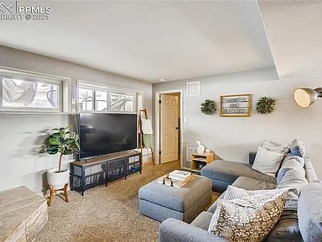 Foto del edificio - Charming Colorado Springs Home – Spacious ...