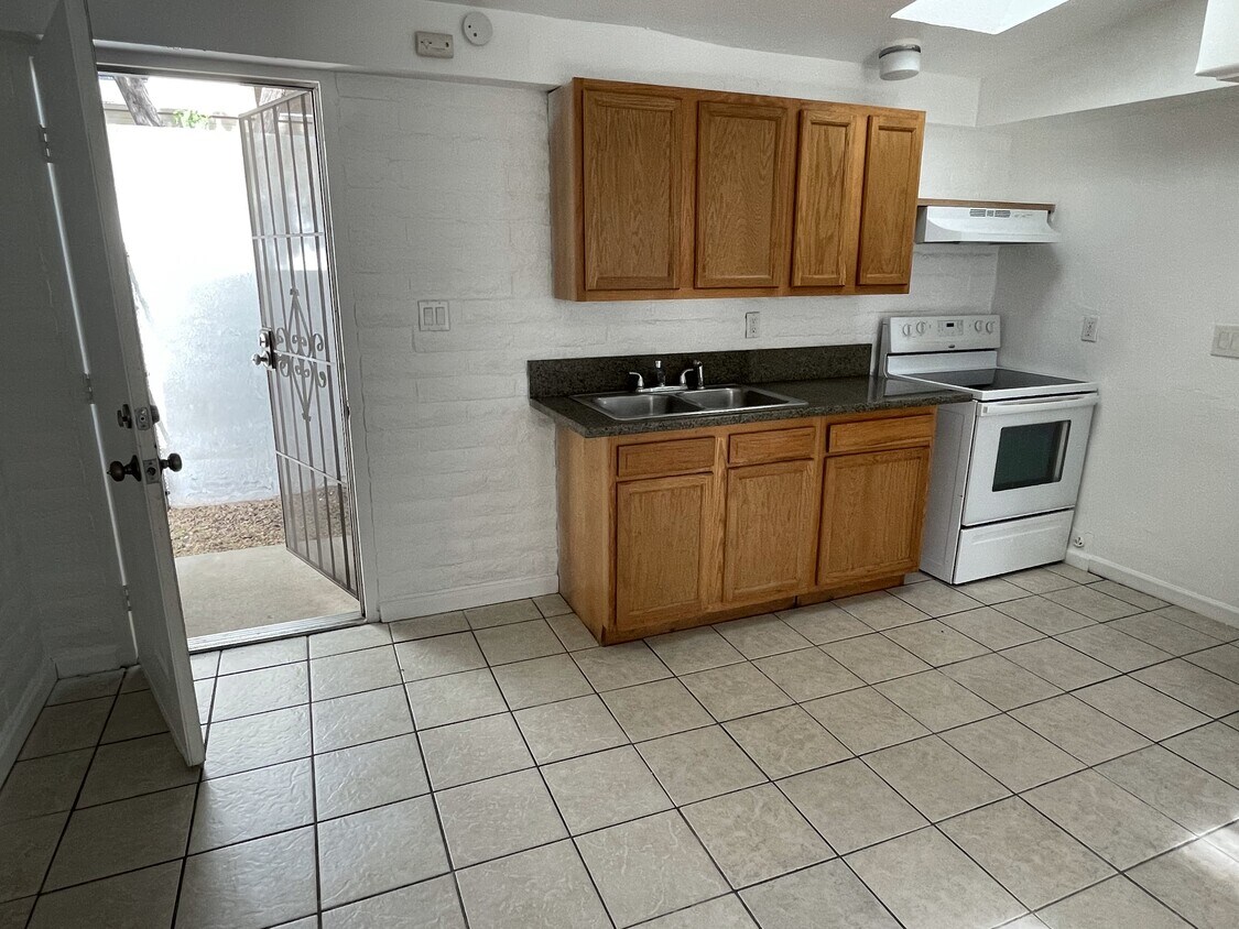 Foto principal - 1322 W Saint Marys Rd
