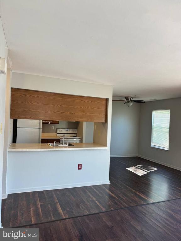 Building Photo - 721 Timber Ln