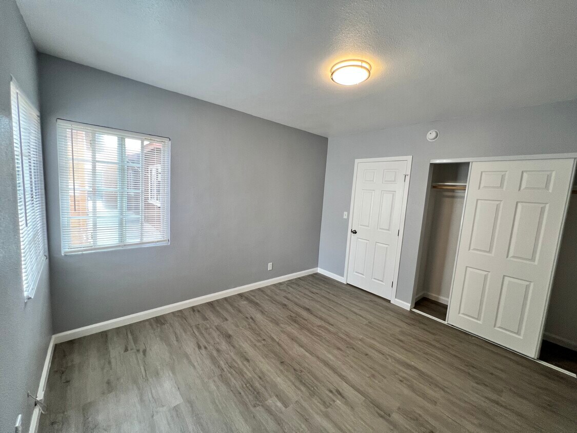 Foto principal - 6914 Malabar St