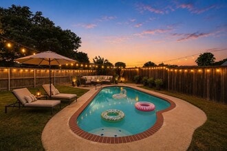 Building Photo - 2709 Oak Cir