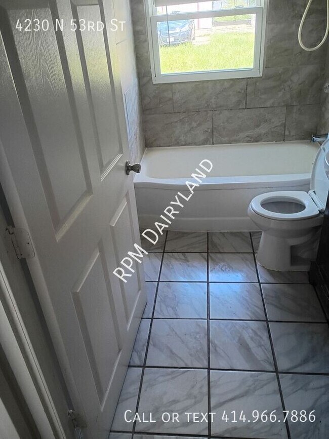 Foto del edificio - 4230 N 53rd St