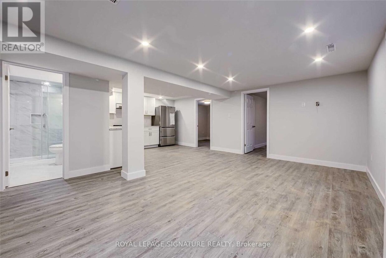 Photo principale - 1205 Gainsborough Dr