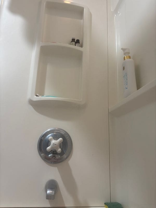 Building Photo - 517 Seneca St