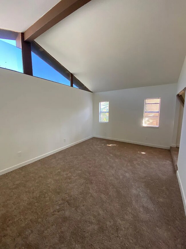 Foto del edificio - 3106 E 15th St