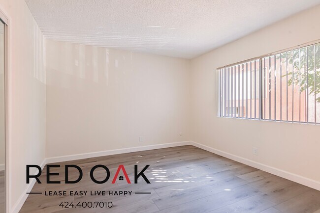 Foto del edificio - 1545 N Bronson Ave