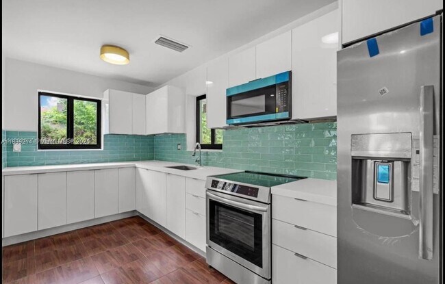 Foto del edificio - 1521 NW 134th St