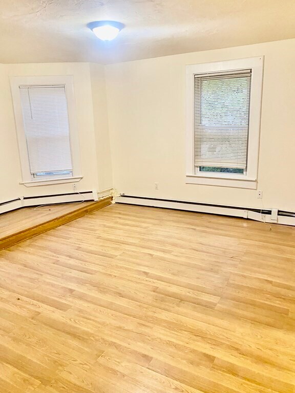 Foto del edificio - 23 Echo Grove Ave