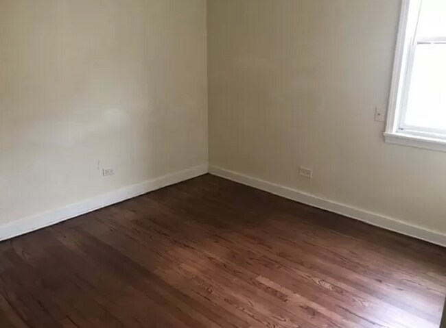 Foto del edificio - 8242 Kilpatrick Ave