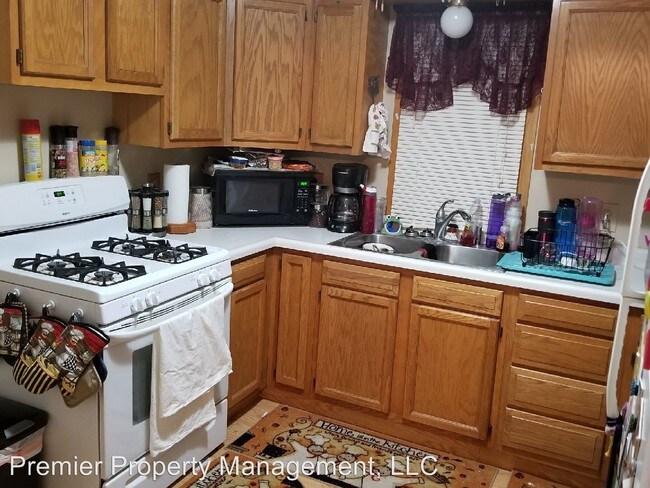 Building Photo - 2 br, 1 bath House - 228 W SWEET AVE