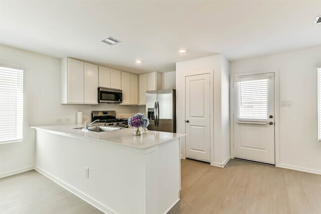 Building Photo - 163 Sterling River Ln