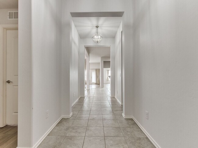 Foto del edificio - 15704 Caney Dr
