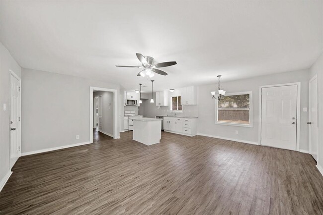 Building Photo - 5210 Balkin St
