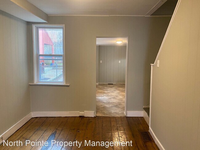Building Photo - 2 br, 1 bath House - 32 N. Mary St.